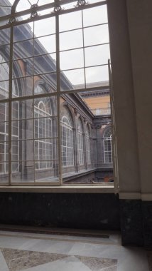 Napoli Kraliyet Sarayı (İtalyanca: 