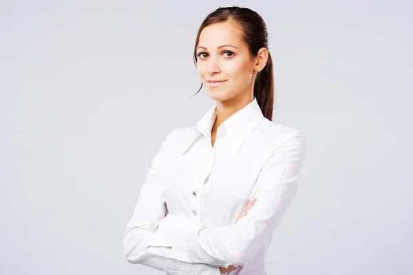 Mujer encantadora en camisa blanca — Foto de Stock