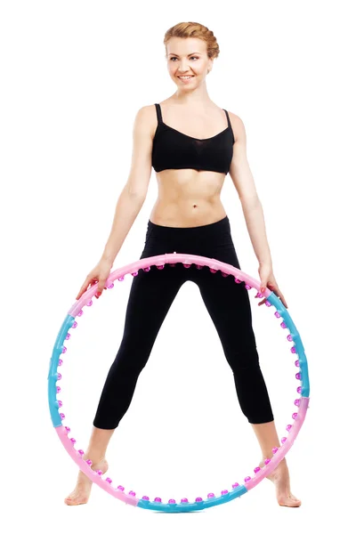 Belle femme sportive avec hula hoop — Photo