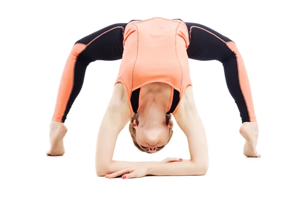 Bella donna sportiva che fa esercizio di stretching — Foto Stock