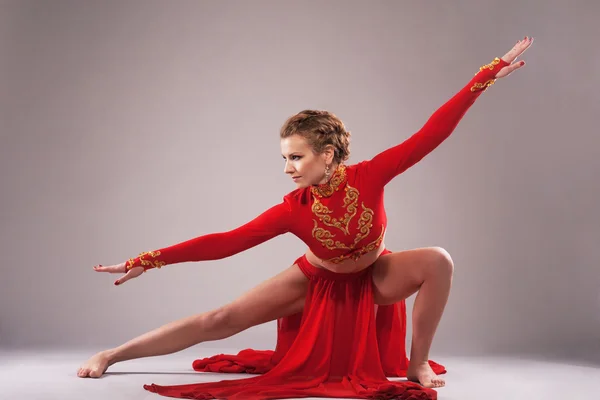 Chinese dancing — Stock Photo, Image