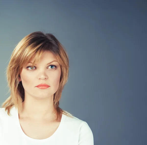 Young serious woman — Stock Photo, Image