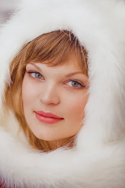 Closeup Portrait Beautiful Woman Warm Furry Clothes — Stock Photo, Image