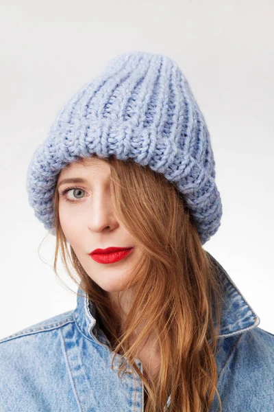 Beautiful Woman Warm Knit Hat White Background — Stock Photo, Image
