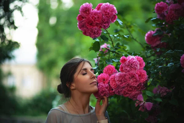 Portrait Beautiful Tender Woman Enjoying Scent Pink Roses Garden — Foto de Stock