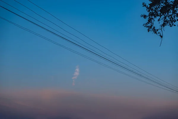 Kleurrijke Zonsopgang Boven Met Bomen Elektrische Paal — Stockfoto