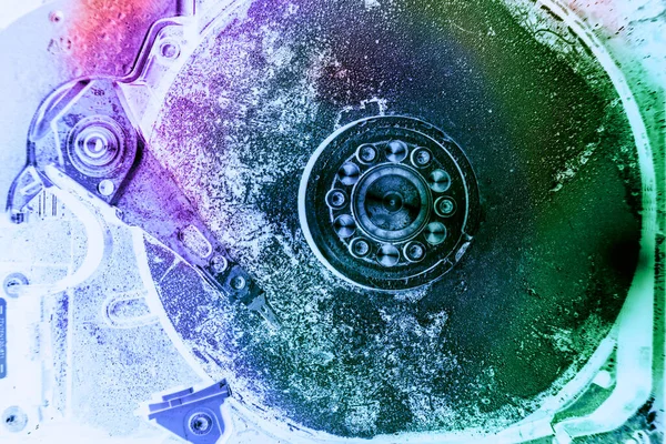 Tutup Detail Terbuka Yang Indah Hard Disk Beku Menerima Informasi — Stok Foto