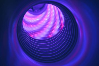 Tasarım için desenli arkaplan desenli mor ışıklı soyut girdap tüneli.