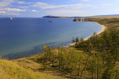 Sibirya'daki Baykal Gölü manzara