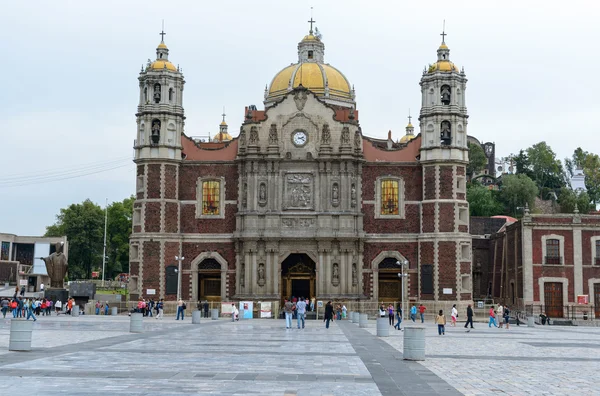 Bazilica veche din Guadalupe lângă orașul Mexic — Fotografie, imagine de stoc