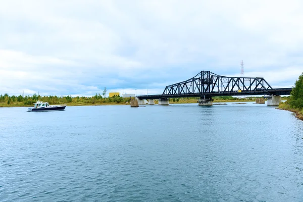 秋千桥 monitoulin 岛，安大略省加拿大 — 图库照片