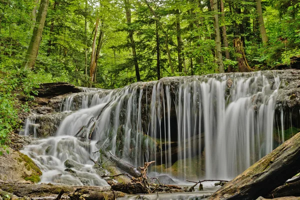 De watervallen op wevers creek in owen sound, ontario, canada — Stockfoto