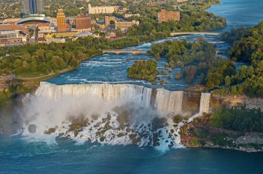 skylon Kulesi niagara Şelaleleri üzerinde havadan görünümü