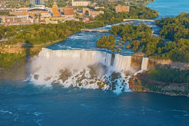 skylon Kulesi niagara Şelaleleri üzerinde havadan görünümü
