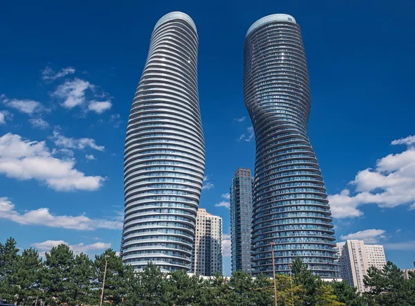 Moderne condos in mississauga, ontario, canada — Stockfoto