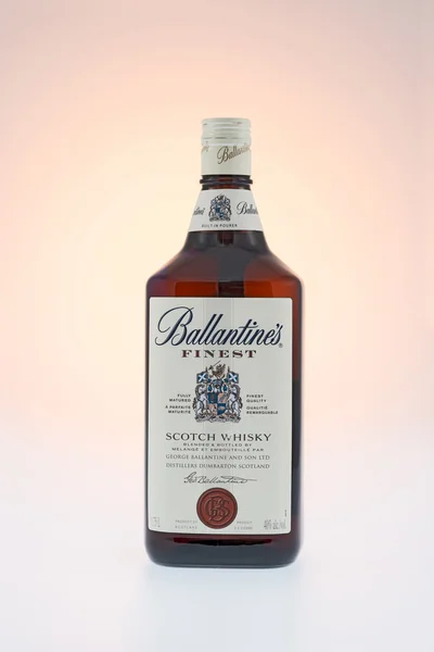 Butelka Scoth Whisky Ballantine's — Zdjęcie stockowe