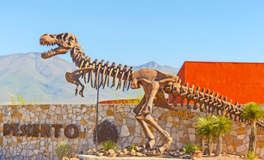 Dinosaur monument in Desert Museum, Saltillo, Mexico clipart