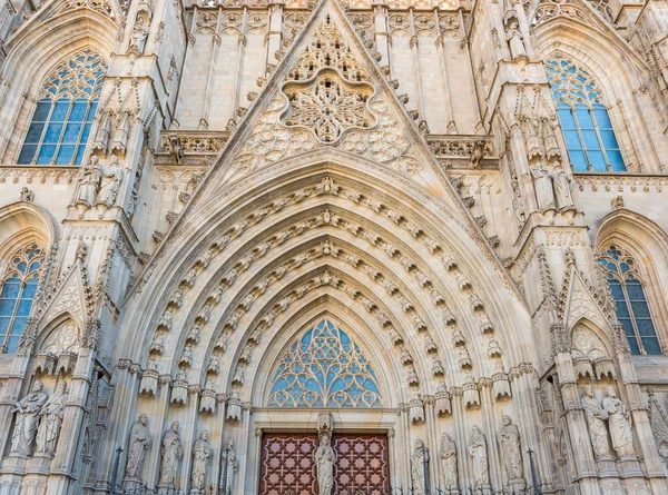 Fassade der Kathedrale von Barcelona — Stockfoto