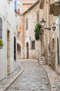 Ortaçağ Caddesi sitges eski şehirde, İspanya