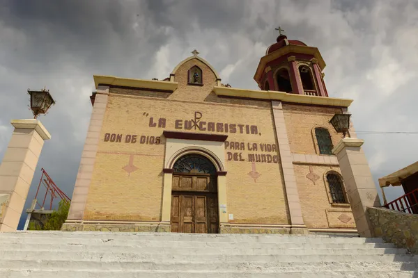 La iglesia de Santo Cristo del Ojo de Agua en Saltillo, México — Foto de Stock