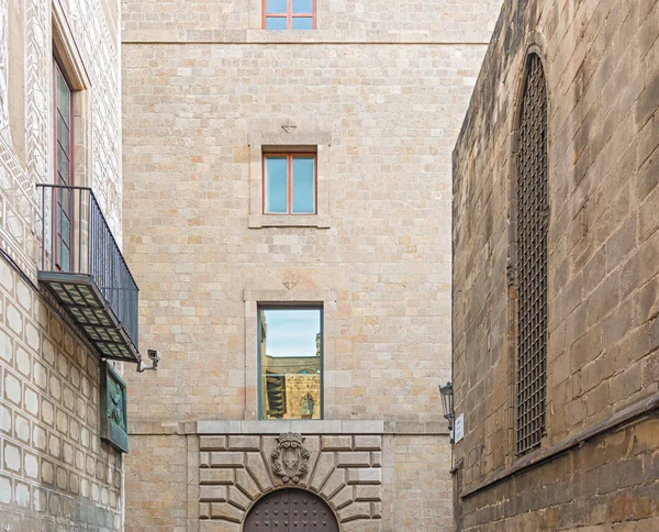 Callejón en Barcelona Barrio Gótico — Foto de Stock