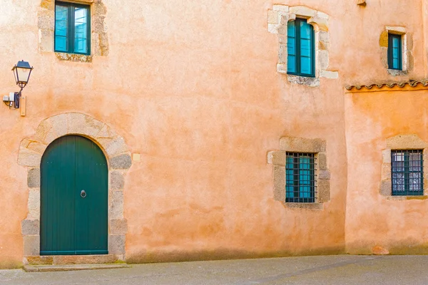 Středověké domy v tossa de mar — Stock fotografie