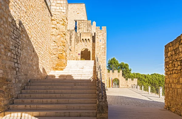 Castellet zamek w pobliżu foix dam w barcelona, Hiszpania — Zdjęcie stockowe