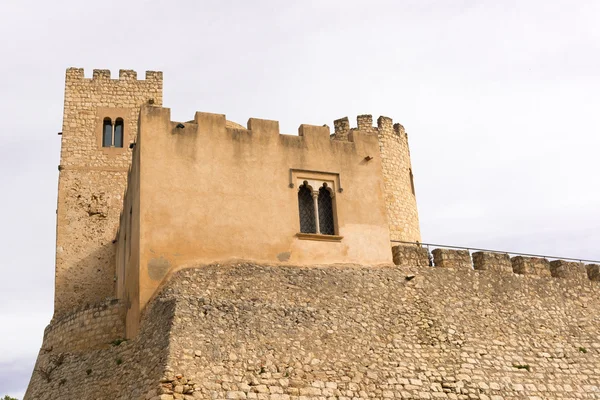 Castellet zamek w pobliżu foix dam w barcelona, Hiszpania — Zdjęcie stockowe