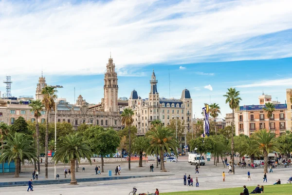 Byggnader i barcelona, Spanien — Stockfoto