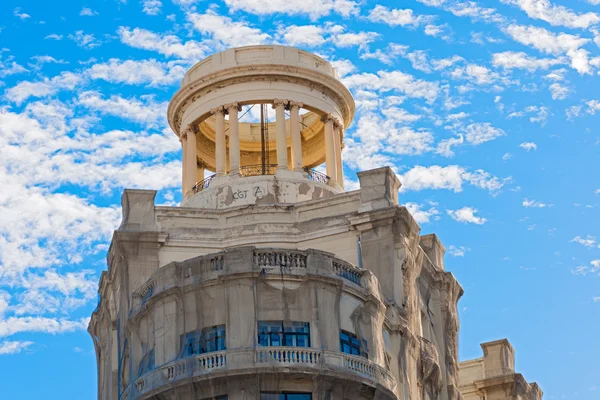 Byggnad i barcelona, Spanien — Stockfoto