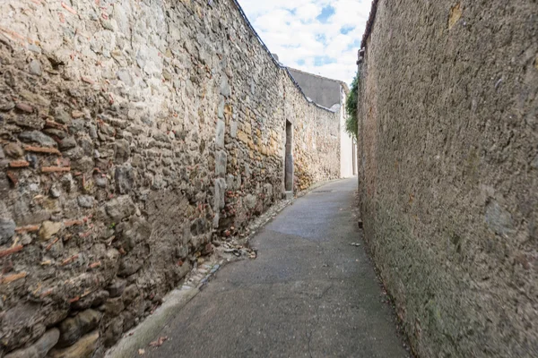 Narrow street in Medieval town of Carcassonne in France. — Stock Photo, Image