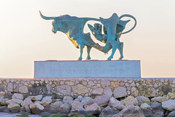 Escultura Pasifae, de Oscar Estruggle. en Vilanova i la Geltru, C — Foto de Stock