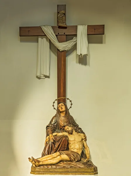 Calella, Espanha estátuas na igreja — Fotografia de Stock