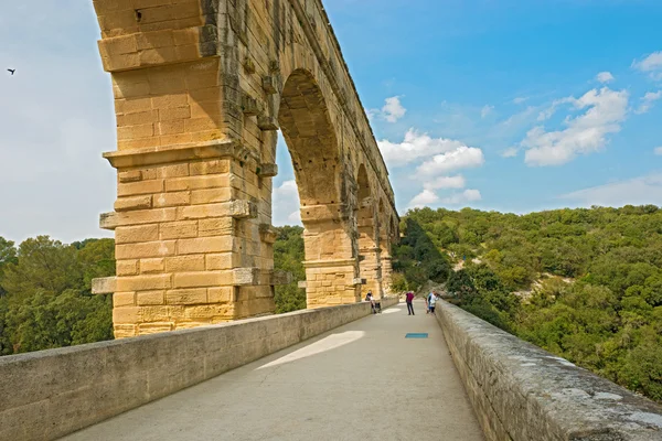 Pont du gard Romeinse aquaduct in de buurt van avignon Frankrijk — Stockfoto