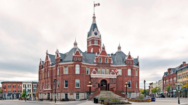 Stratford, Ontario, Kanada - 12 Ekim 2020: Stratford, Ontario, Kanada 'daki tarihi belediye binası