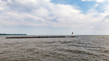 Liman ve Grand River, Ontario, Kanada 'nın Maitland Limanı girişine bakın..