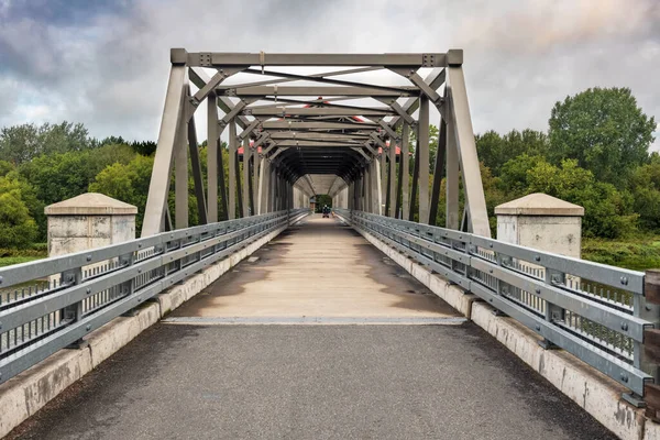 加拿大魁北克维多利亚维尔Beaudet水库人行桥景观 — 图库照片