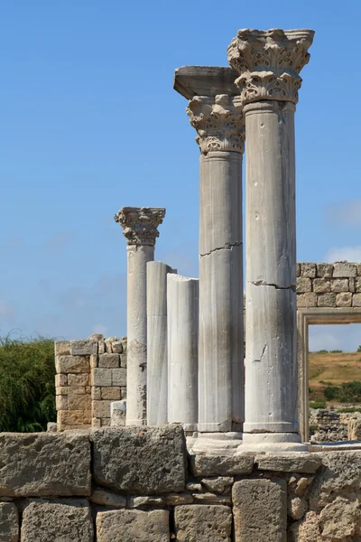 Marmeren kolommen van de oude Griekse stad Chersonesos. — Stockfoto