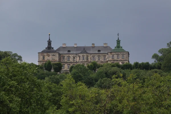 Pidhorodetsky замок - відродження палац, оточений укріплень. розташована у Львівській області. — стокове фото