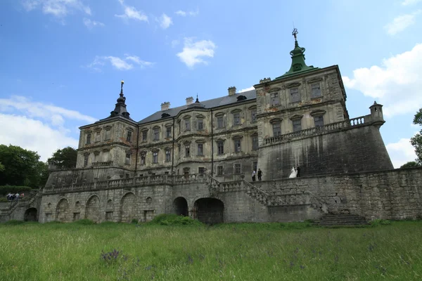 Castello di Pidhorodetsky - un palazzo rinascimentale, circondato da fortificazioni. Situato nella regione di Leopoli . — Foto Stock