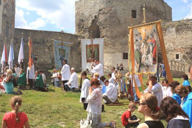 peter ve paul kamenetz-podolsk Kalesi'nde, Ukrayna katedralin Glick'ten 25 yıldönümü kutlama