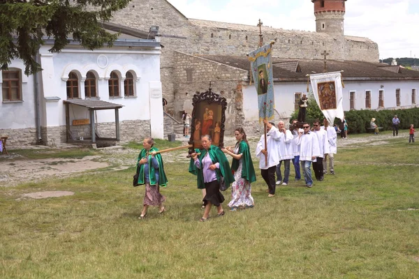 Celebrating the 25th anniversary of the rededication of the Cathedral of Peter and Paul in Kamenetz-Podolsk castle, Ukraine — Stock Photo, Image