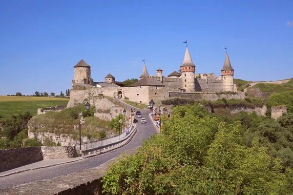 Starý hrad kamenetz-podolsk - středověký hradní město kamenetz-podolsk, jeden z historických památek z Ukrajiny. — Stock fotografie