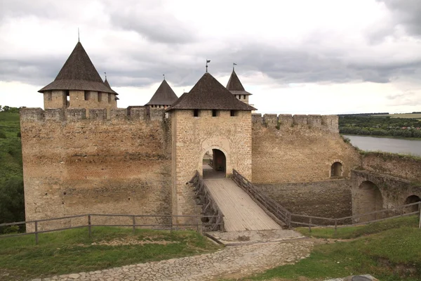 Hotinskaya fästning x-xviii århundraden, beläget i hawtin, Ukraina. en av de sju underverk i Ukraina. Royaltyfria Stockbilder