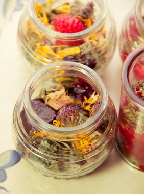 bitkisel çay toplama