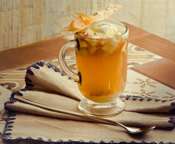 Herbata jabłko z lodami — Zdjęcie stockowe