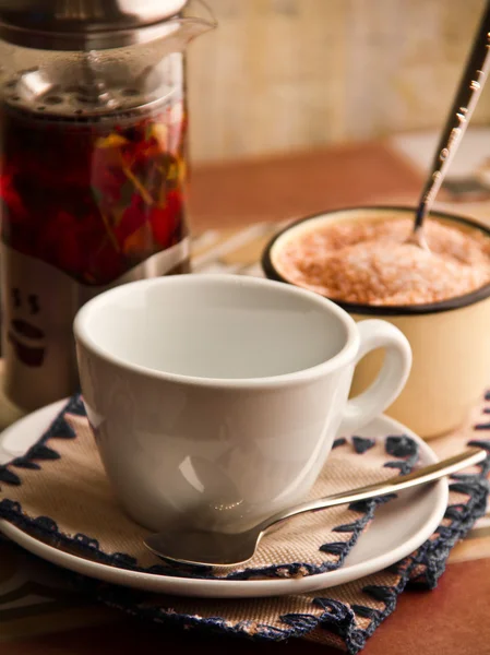 Чайник травяной чай — стоковое фото