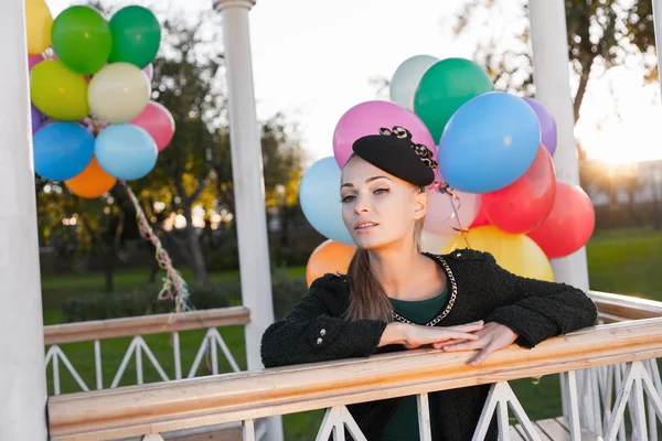 Donna con palloncini — Foto Stock