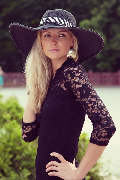 Portrait of pretty cheerful woman — Stock Photo, Image