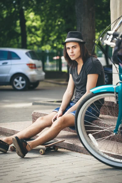 Young skateboarder — Stock Photo, Image